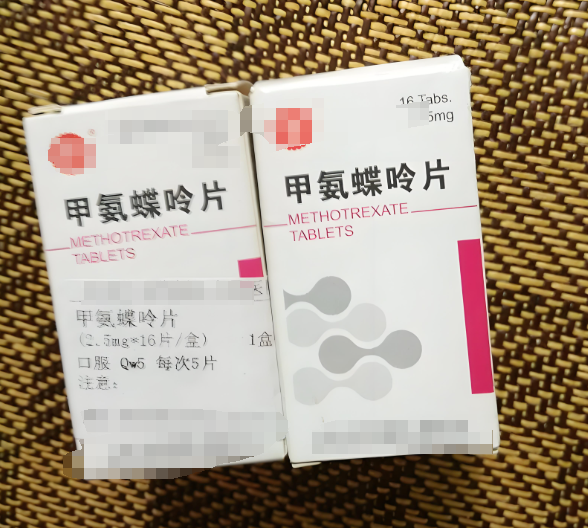 吃甲氨蝶呤缓解类风湿性关节炎,注意4点关键,避免造成肾损伤