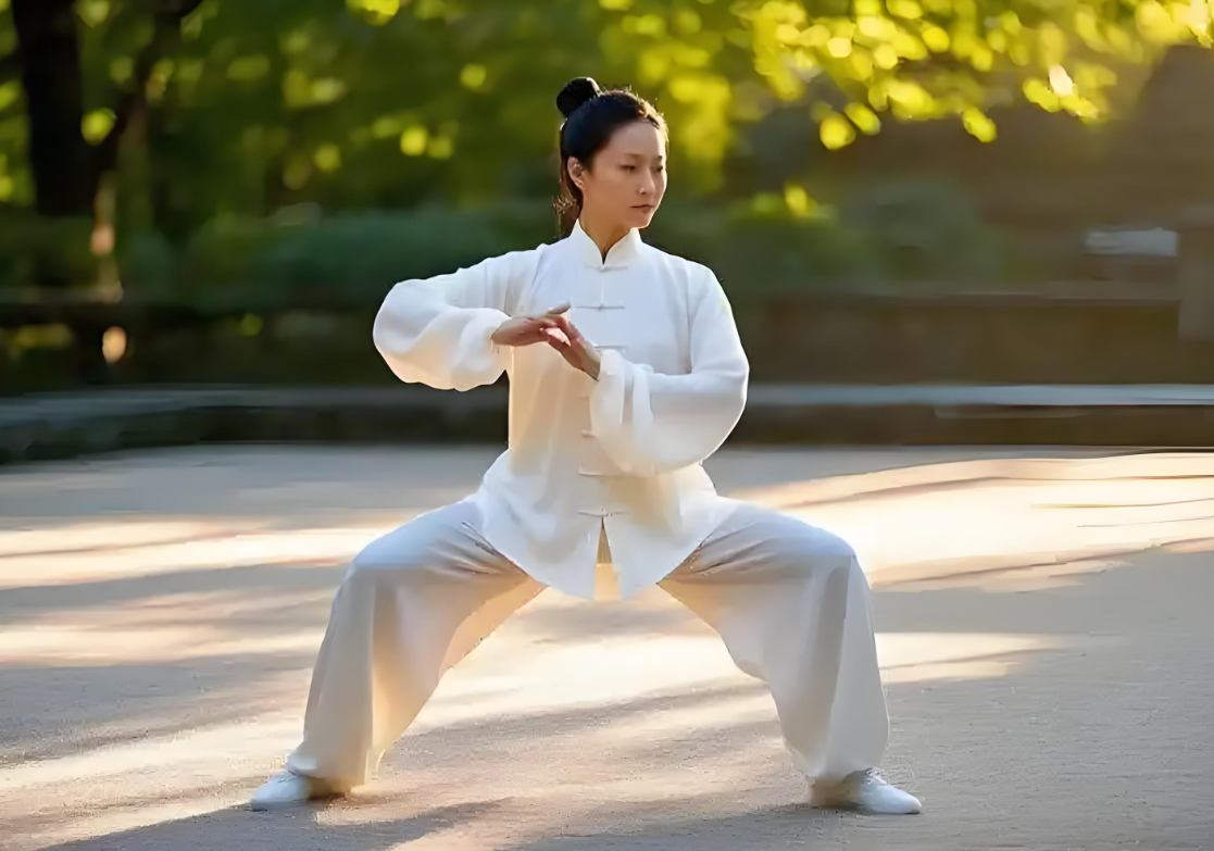 太极十年不出门?专家揭密,松沉练不对,练拳白费