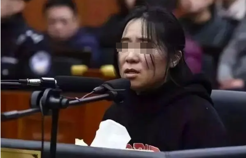 回顾:17年保姆纵火案,保姆忘恩负义,纵火杀害雇主一家四口