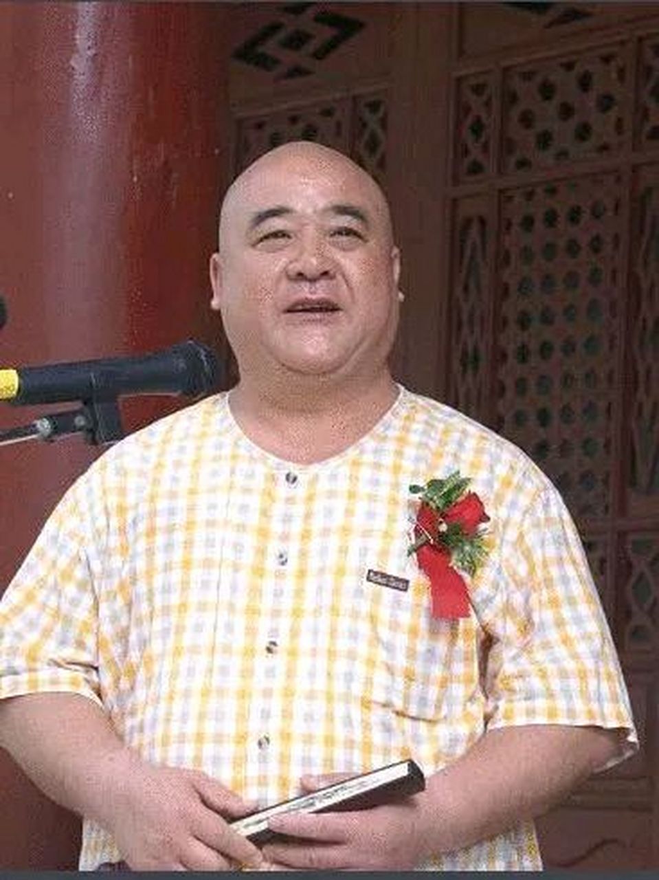 李嘉存的一句广告语,火了蓝天六必治牙膏