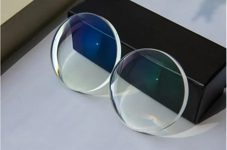 单光镜片和功能性镜片的区别