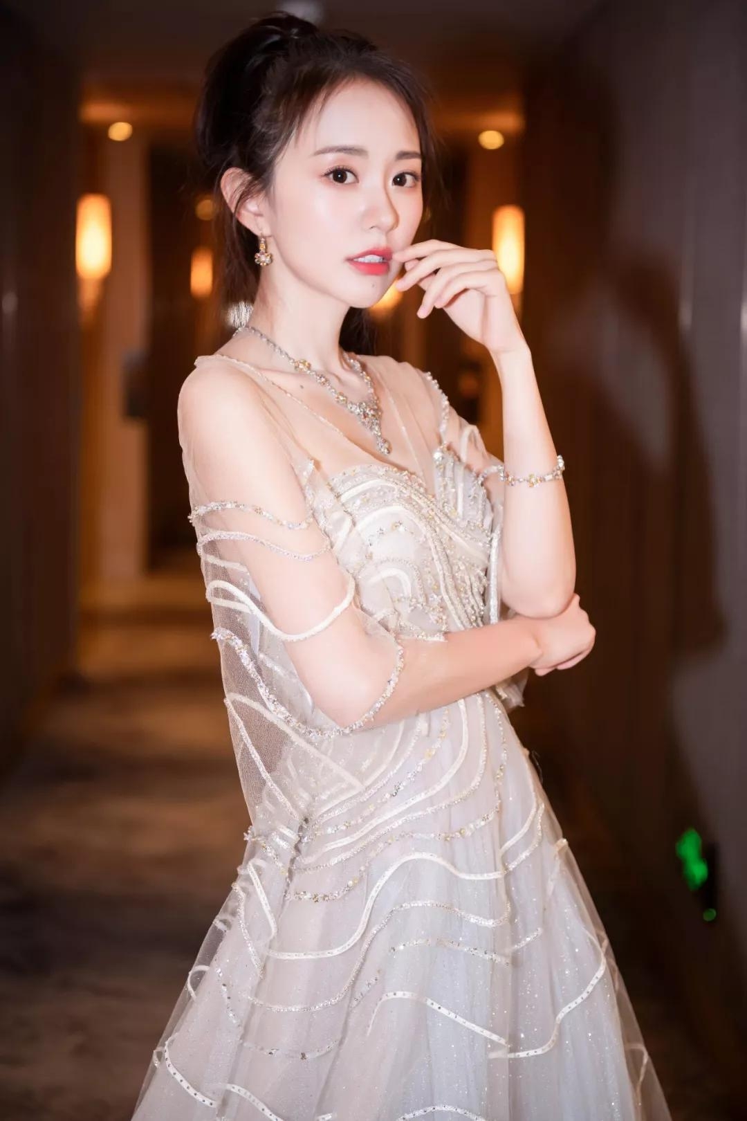 「孙耀琦」高清壁纸