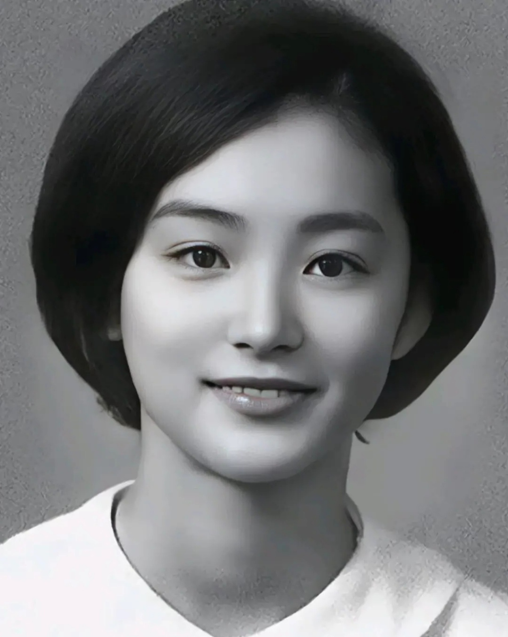 林青霞和陈红同样都是17岁,你觉得谁更美呢?