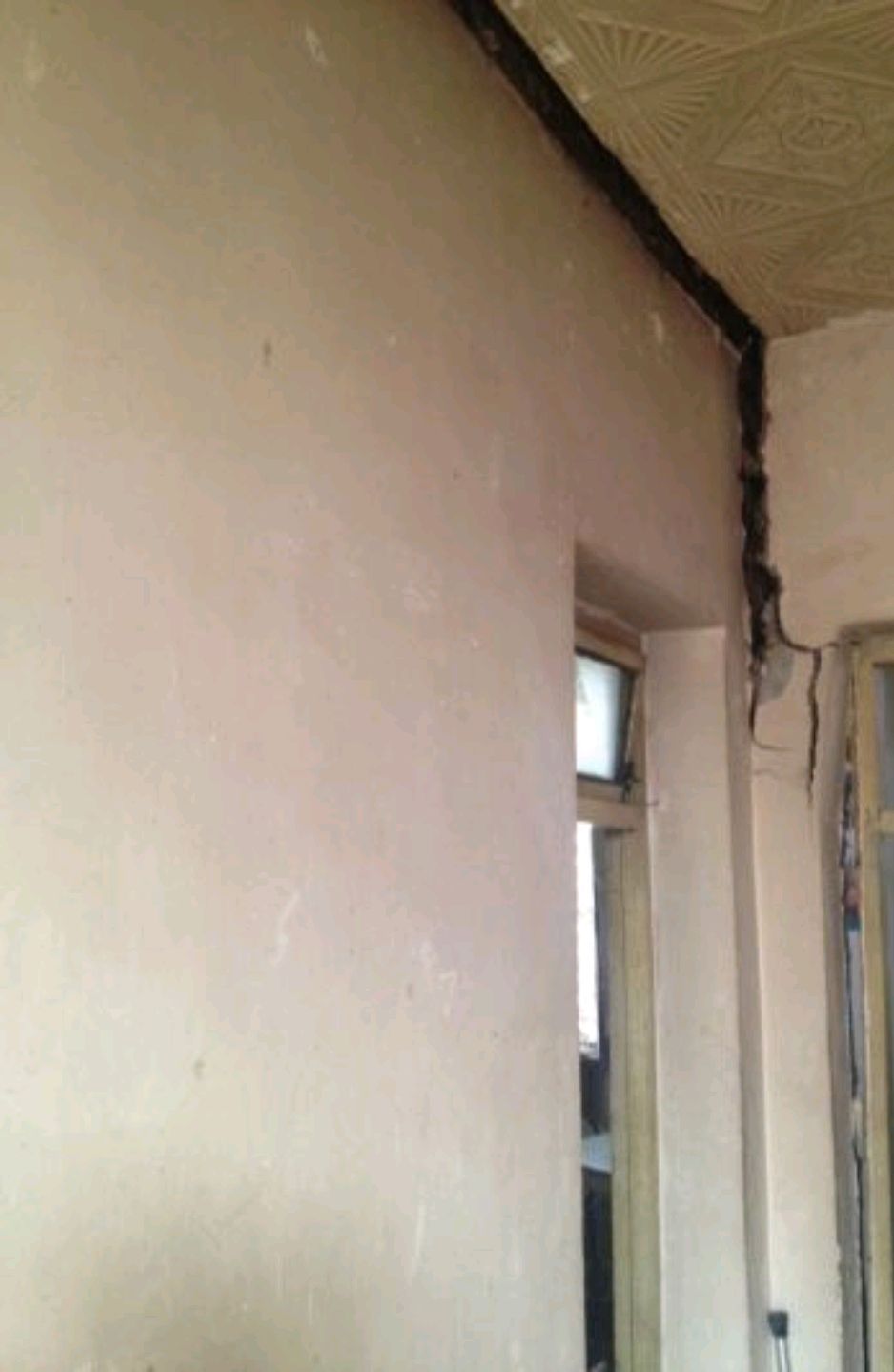 农村自建房中,楼板出现的裂缝一定要分得清楚,否则是自己吓自己