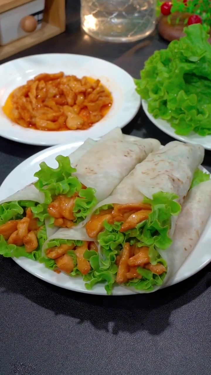 孩子爱吃鸡柳卷饼,我就自己在家做,好吃又简单卫生