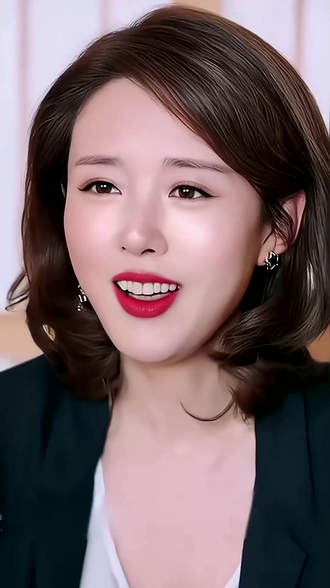 颜丹晨的气质和高圆圆有一拼