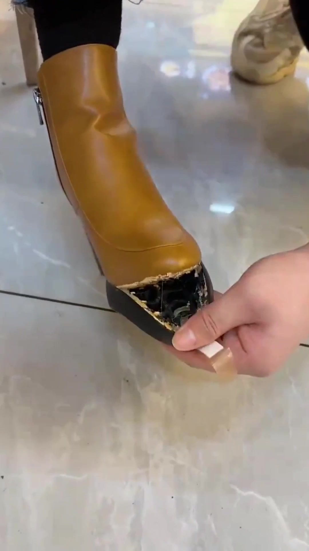 鞋子开胶了怎么办?用这强力补鞋胶,三秒粘住不开裂,贼牛