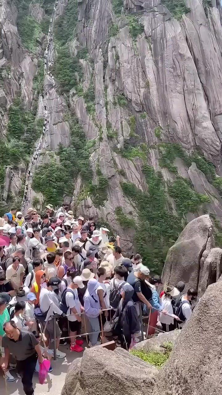 黄山人山人海,这应该是十一假期最热闹的旅行了吧!
