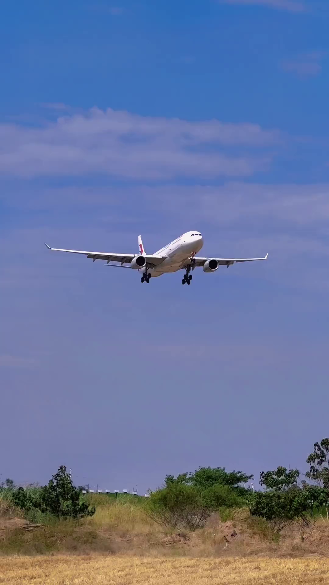 东方航空降落图片图片