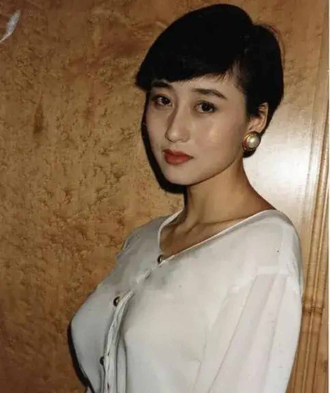 曾在拍电影时被投资人欺负的利智,嫁给李连杰才是心碎的开始