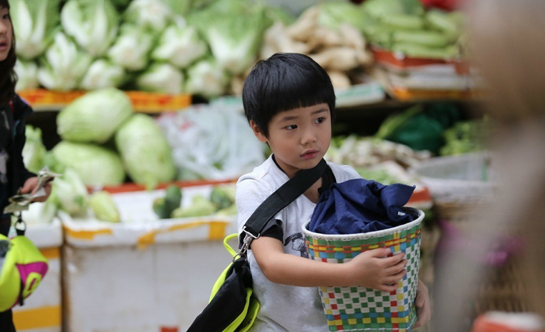 曹格儿子贾静雯女儿疑似恋爱!两人青梅竹马,真正意义上门当户对