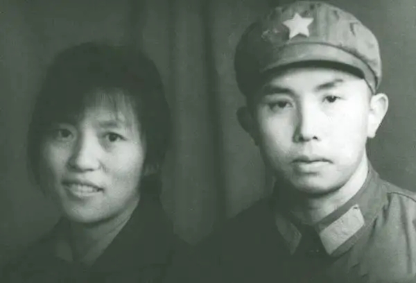 董占林中将:瓦弄大捷一战成名,连手下的警卫员,后来也成了中将