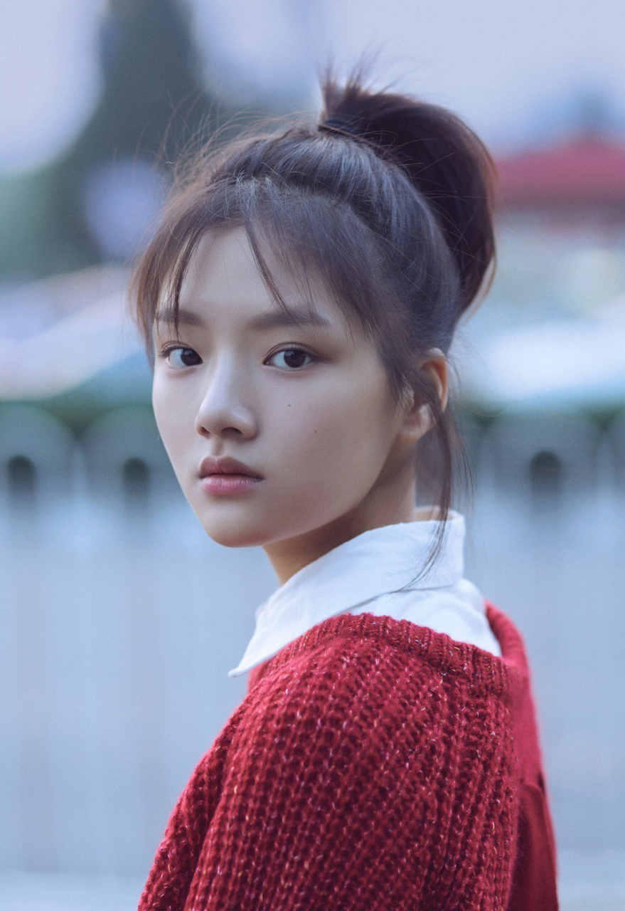 任敏,1999年12月17日出生于湖南省,中国内地女演员,毕业于中央戏剧