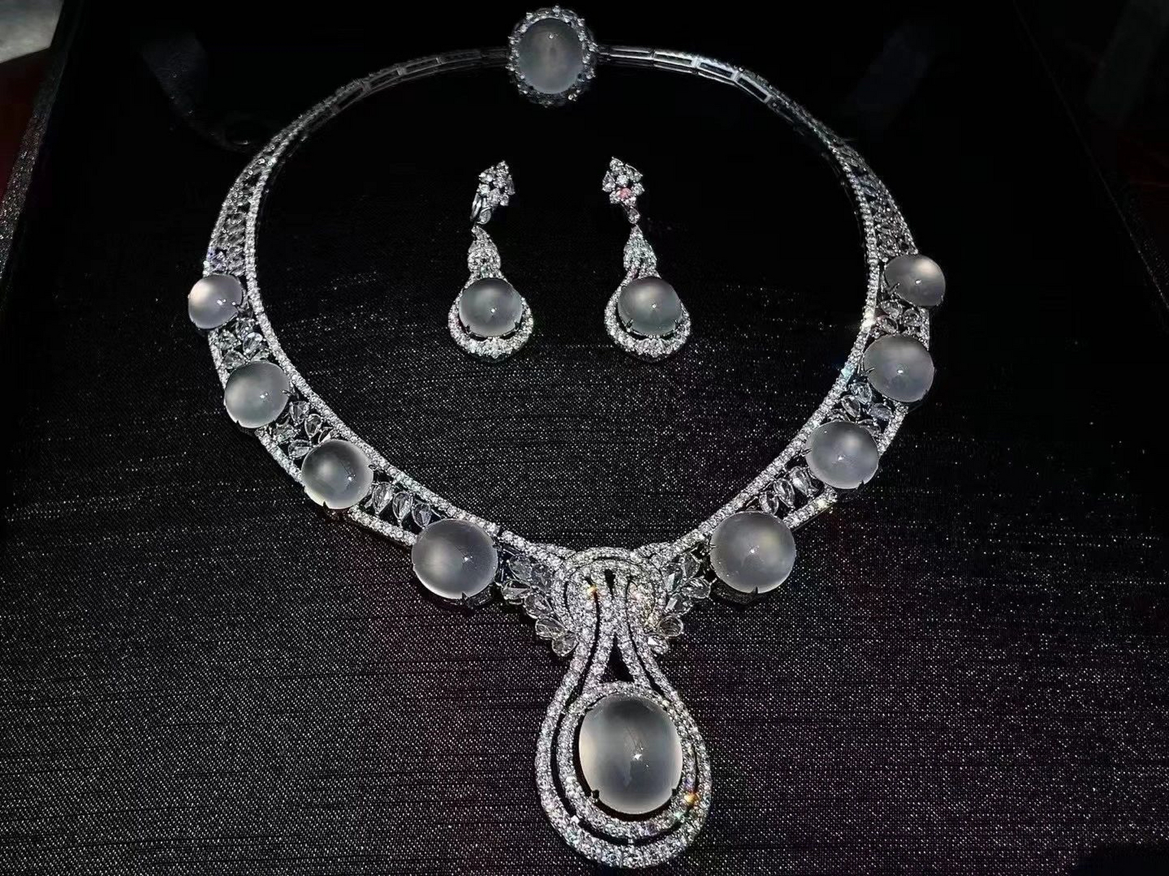 冰雪奇缘里公主的专属项链吧|||这套玻璃樽翡翠套链完全惊艳到自己了