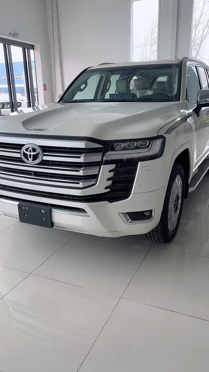 新款3.5tt兰德酷路泽lc300 实车拍摄