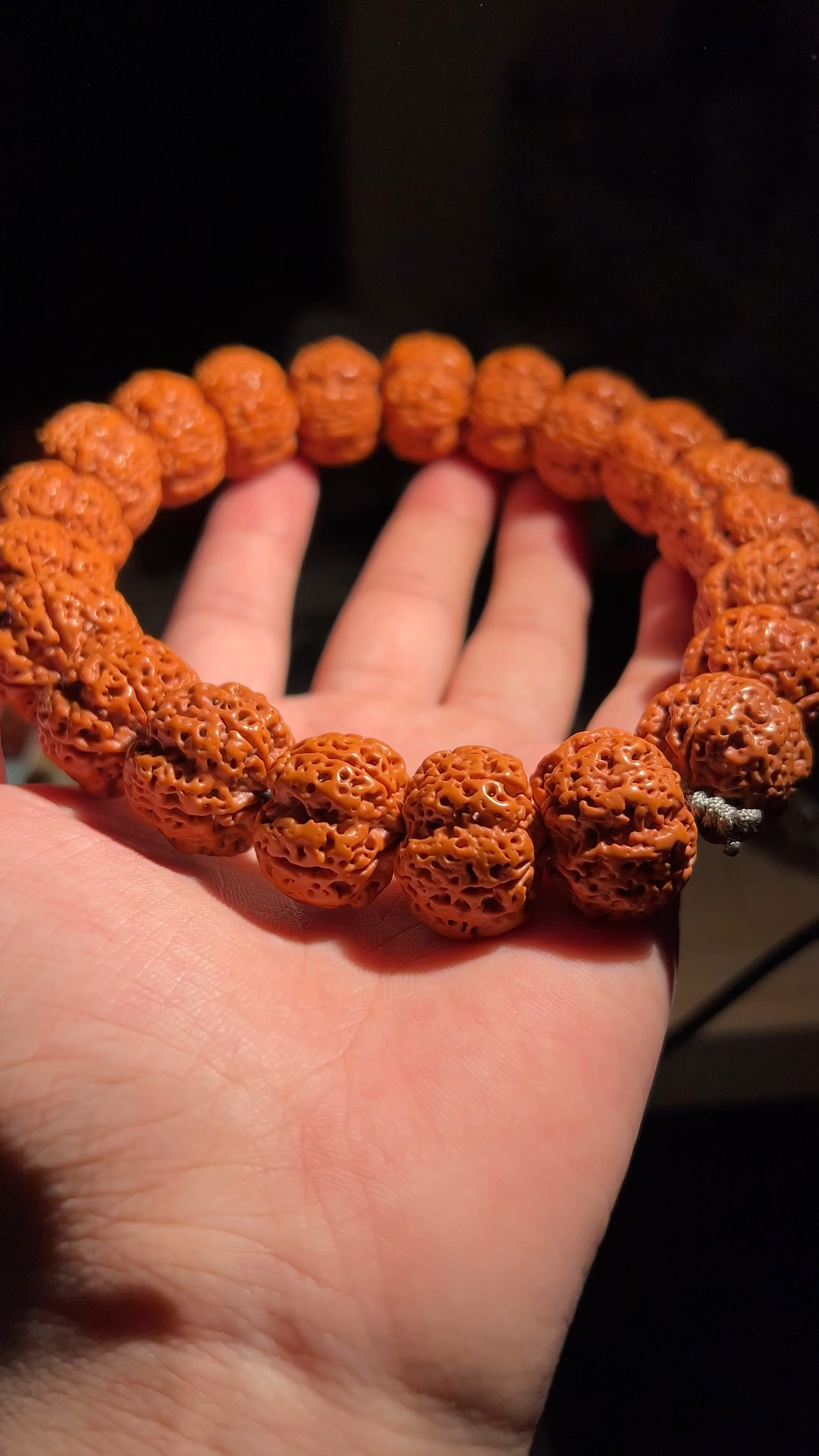 金刚菩提纹路好,包浆效果差不少