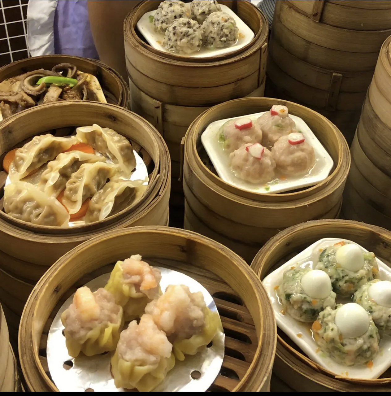 说起早茶文化,最正宗的起源就是广州和香港了,然后传播到广西等地.
