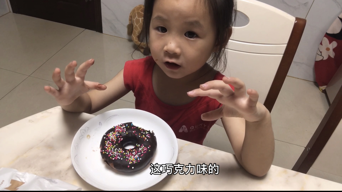 母女俩的甜甜圈时间,寓教于乐,美食是学英语的最好方式
