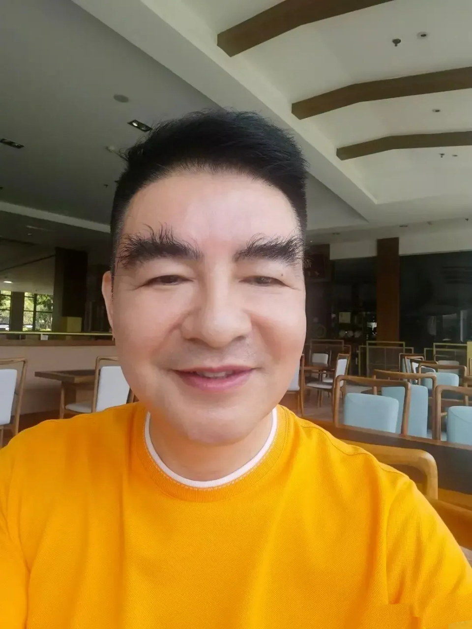 "中国首善"陈光标新近刚发了一张自己的照片 不禁让人大吃一惊 ,大为