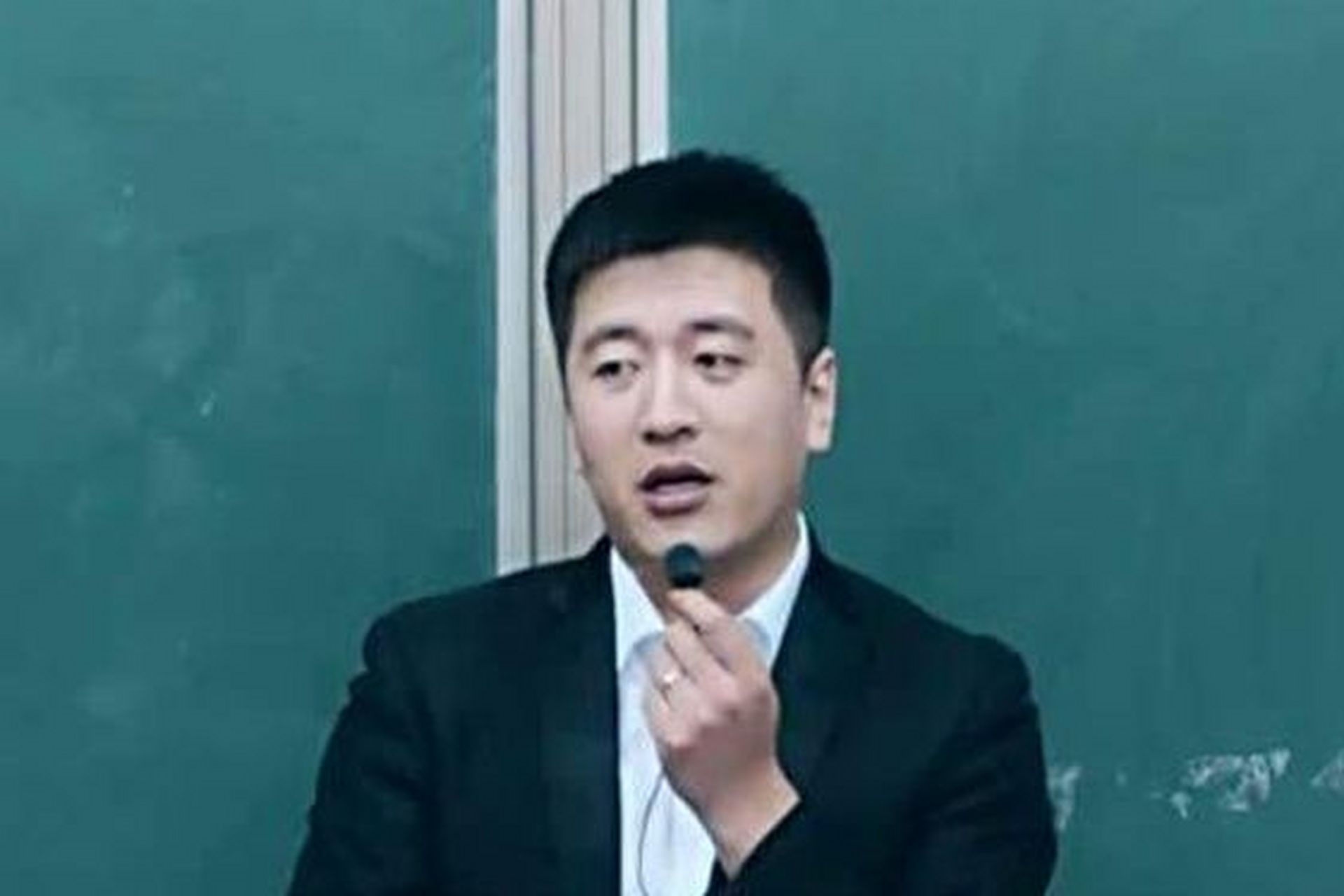 说这个学校马上更名山东航空学院,别看现在分数不高