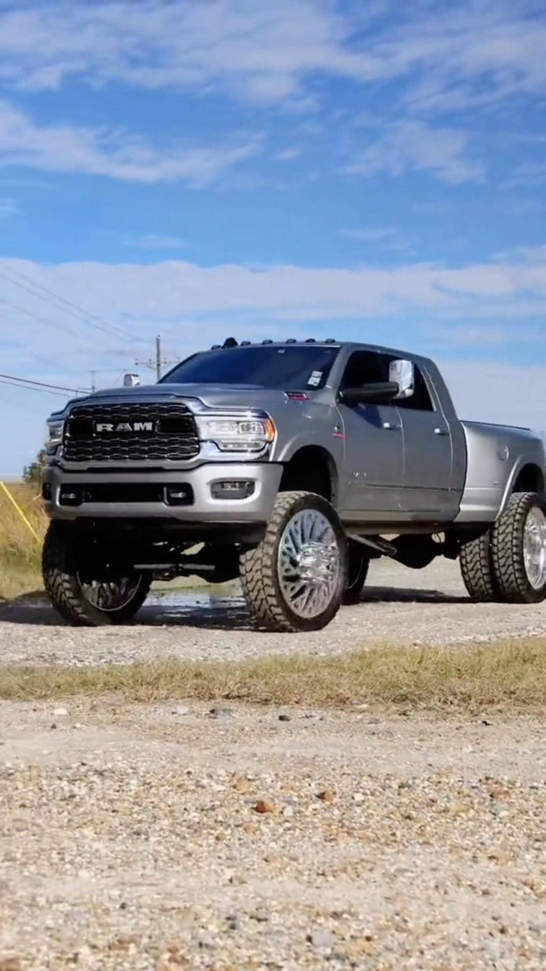 六轮道奇ram大皮卡