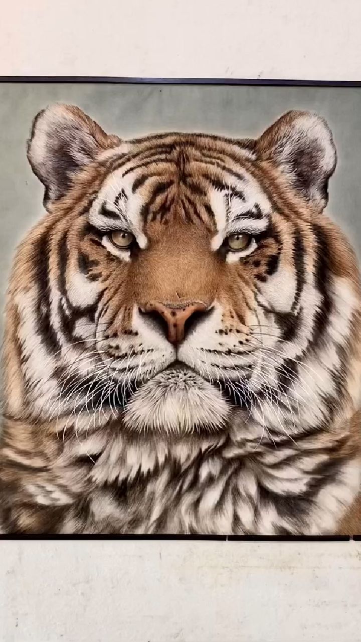 工笔虎头国画作品创作完成