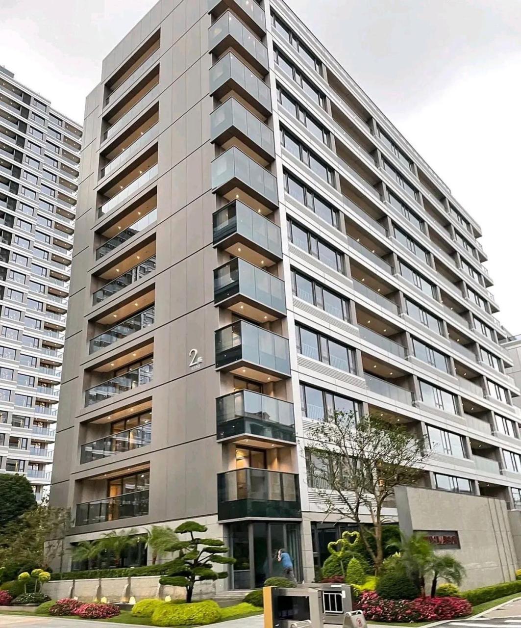 今天同学聚会班长提出让每个人交2000块钱,我当即拒绝并退出了群聊