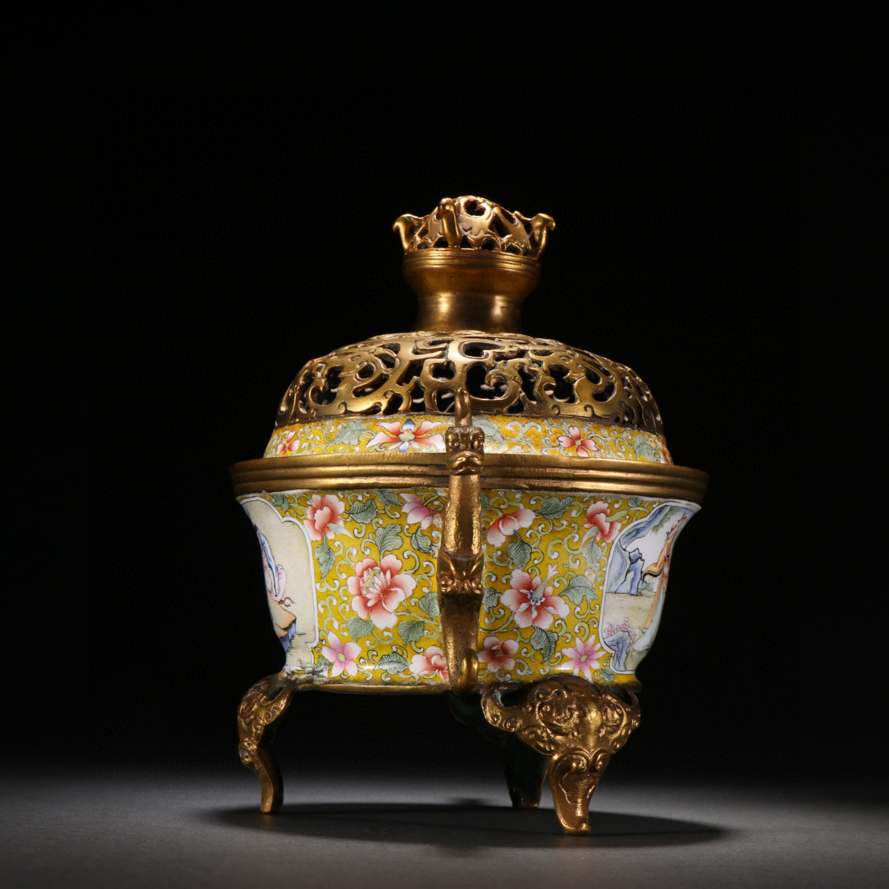 清代 铜鎏金画珐琅人物故事香薰炉. 规格:高15.5㎝宽17㎝重1014g