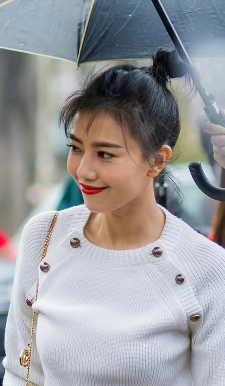 44岁高圆圆离开滤镜,生图颜值也爆表