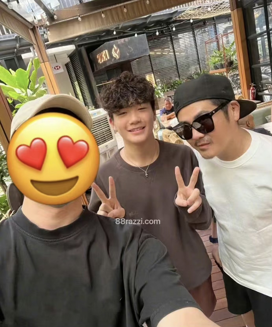 曹格儿子长得真有范,越来越帅了.