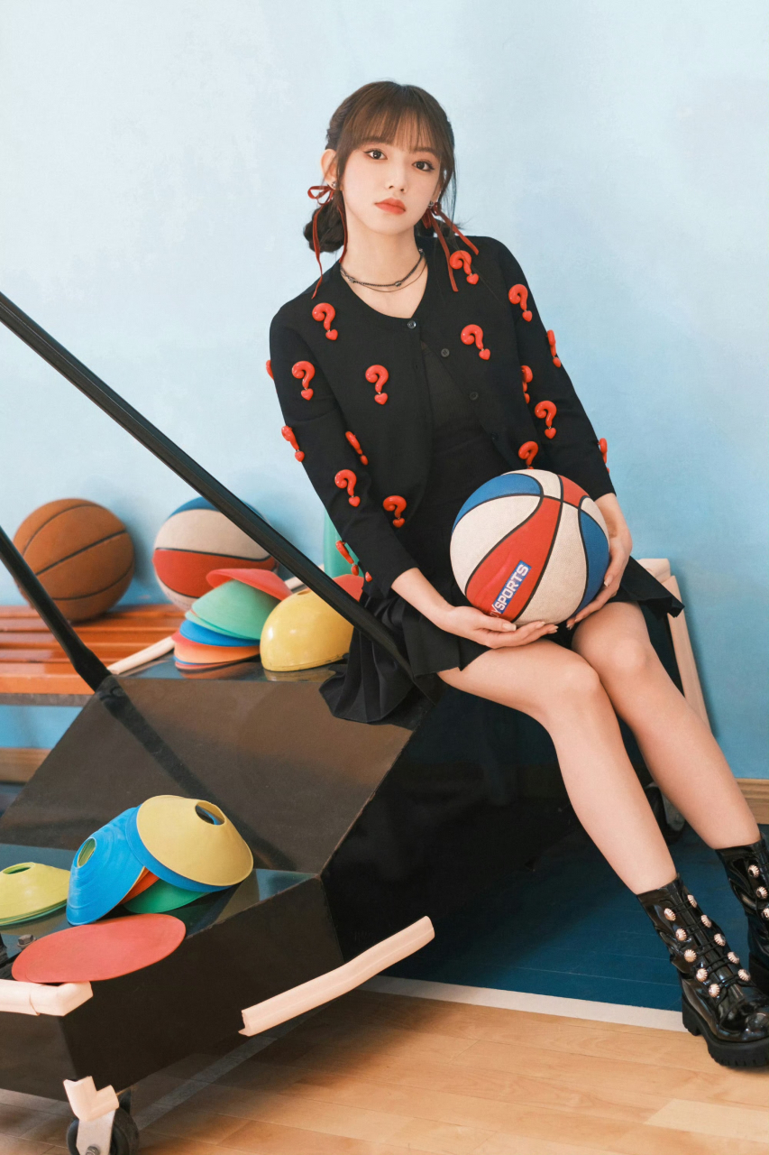 程潇可爱小黑裙甜美组图 #程潇