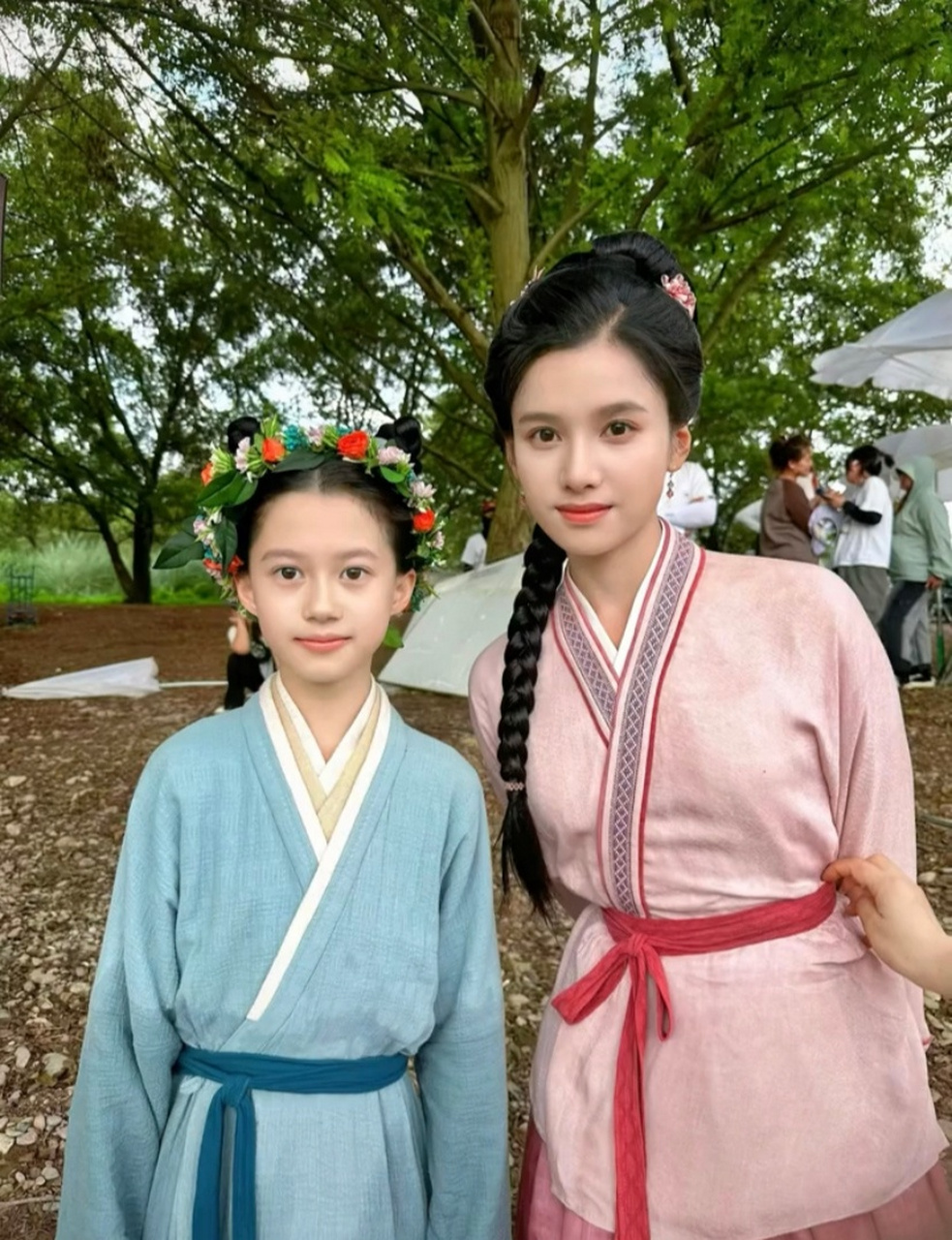 导演真会选,这小演员和张婧仪好像,演张婧仪小时候正好