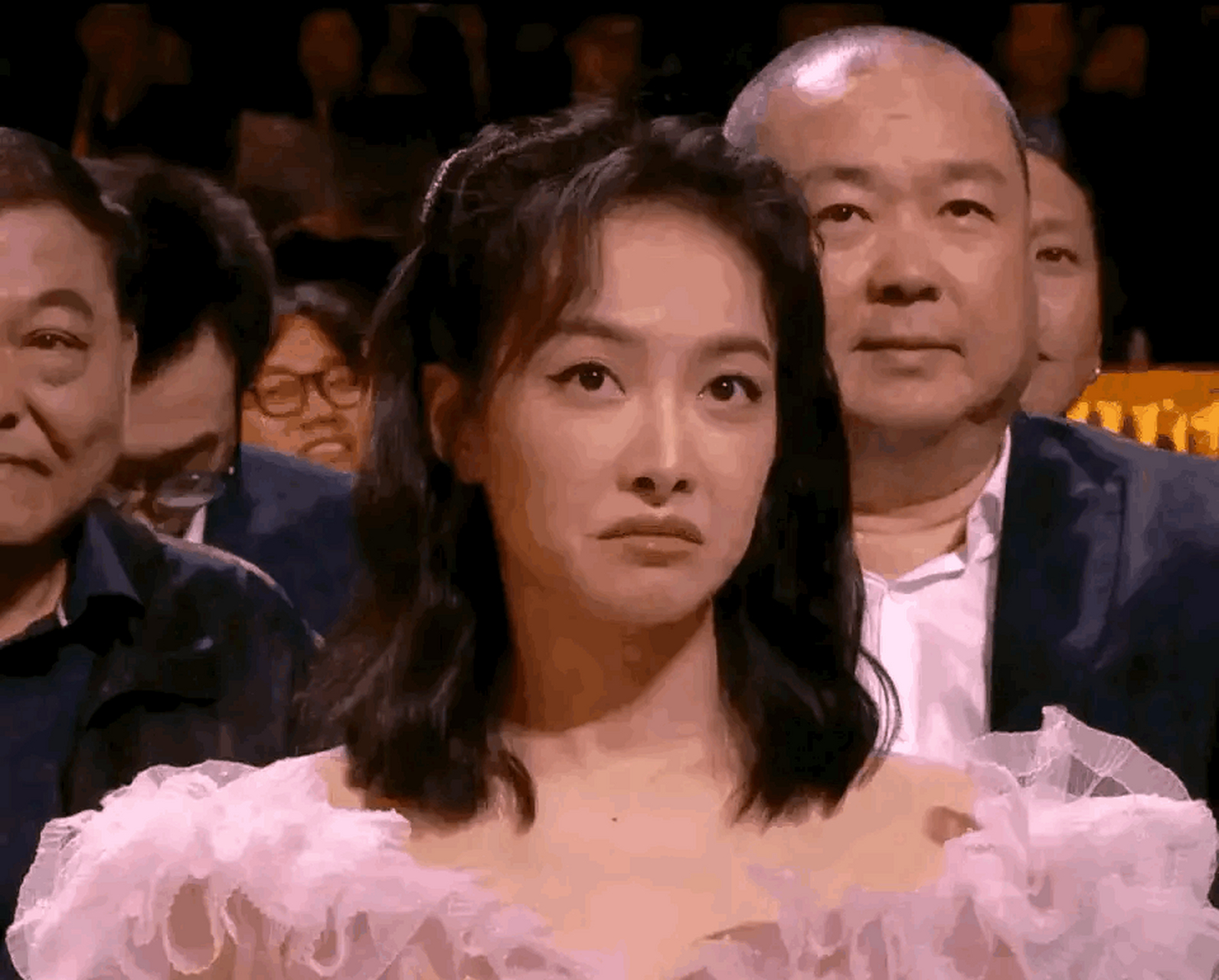 明星也会嫉妒别人啊[黑线]表情已经说明了一切