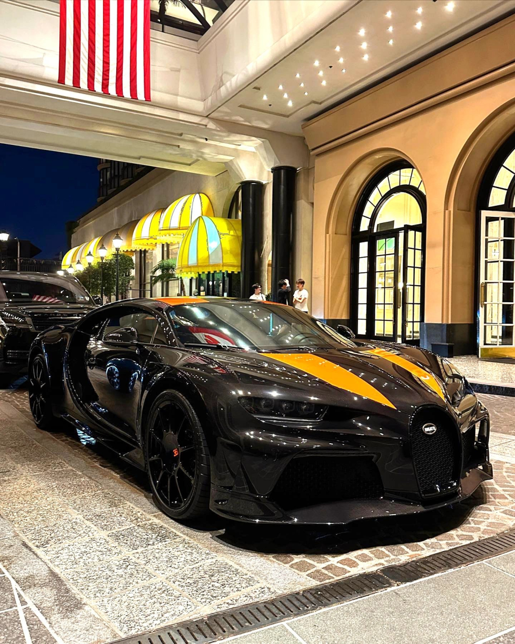 全车带碳的布加迪chiron pur sport,简直就是陆地最速顶级跑车,霸气的