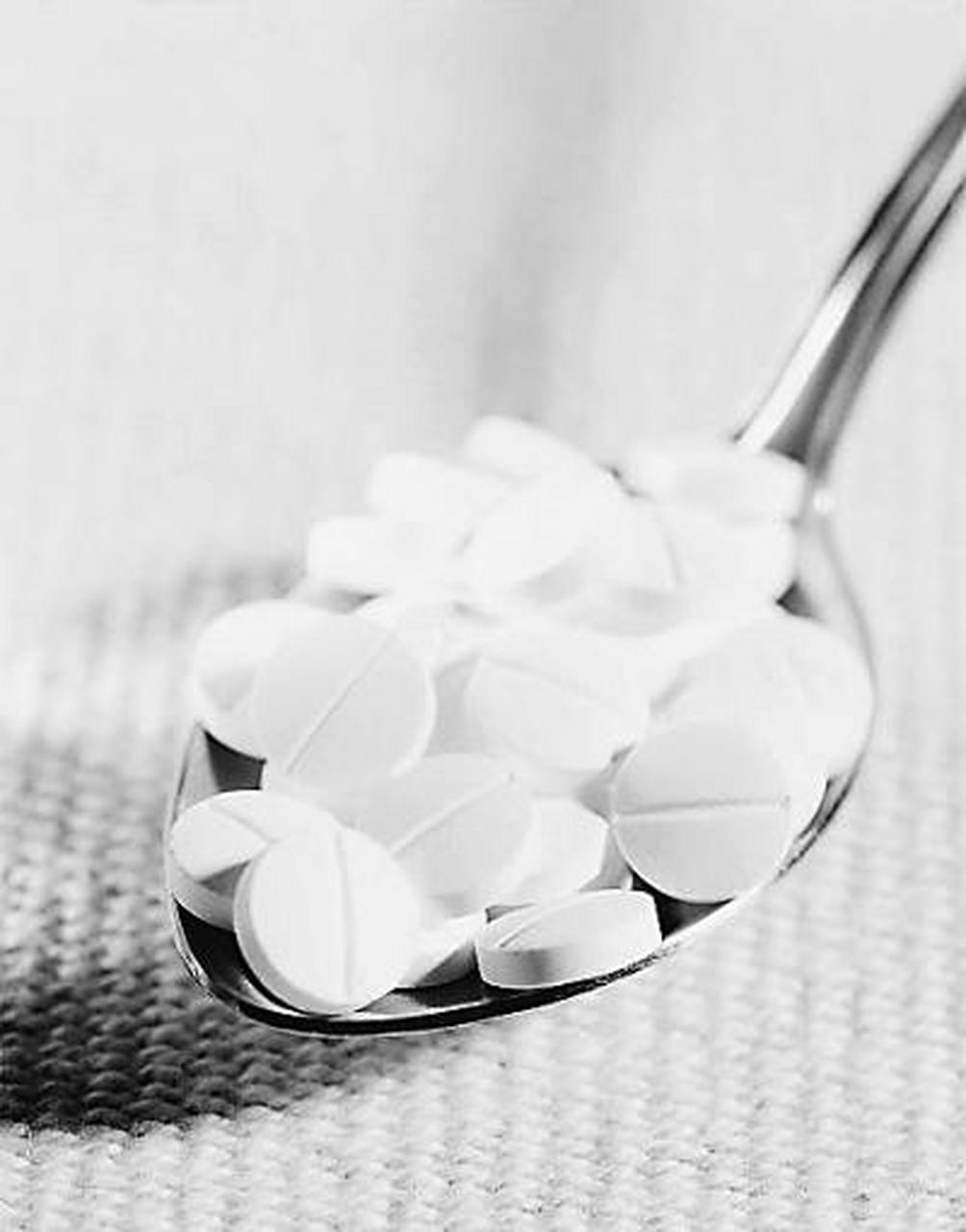 这几天看到酚酞片下架感慨颇多,以前的时候酚酞片也叫果导片, 在中国