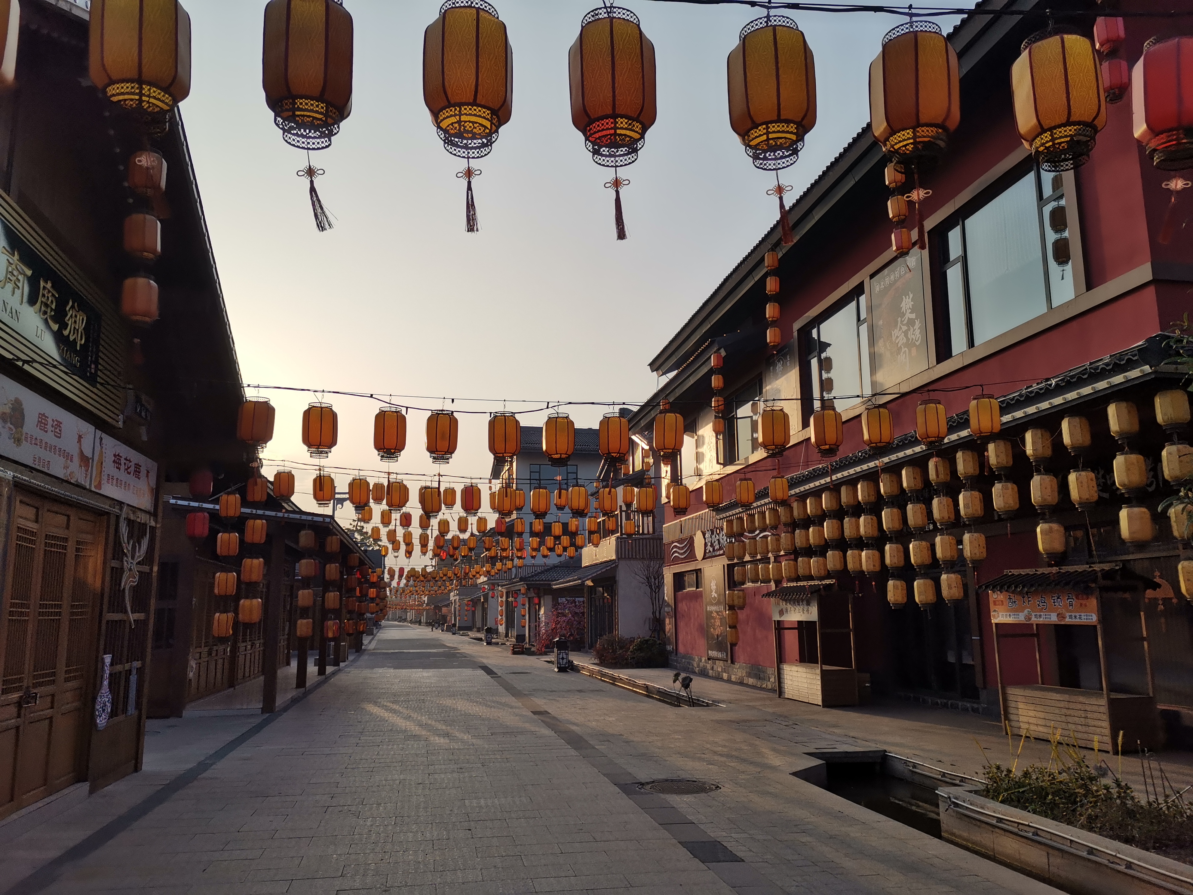 烟火已熄歌已灭,郢城文化园荒凉