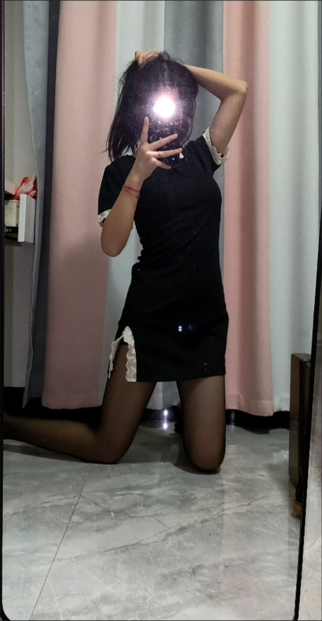 大长腿黑丝# 反复观摩,找出黑丝弱点