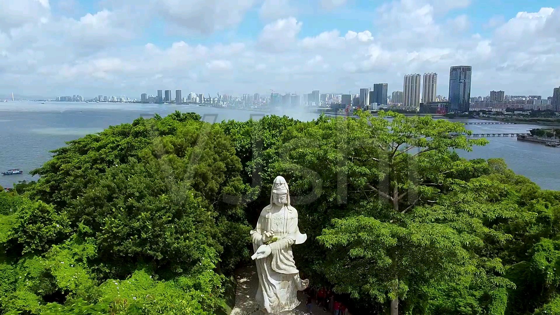 汕头妈屿岛,是汕头市内的小岛,专线公交来回4元,能游泳景色美