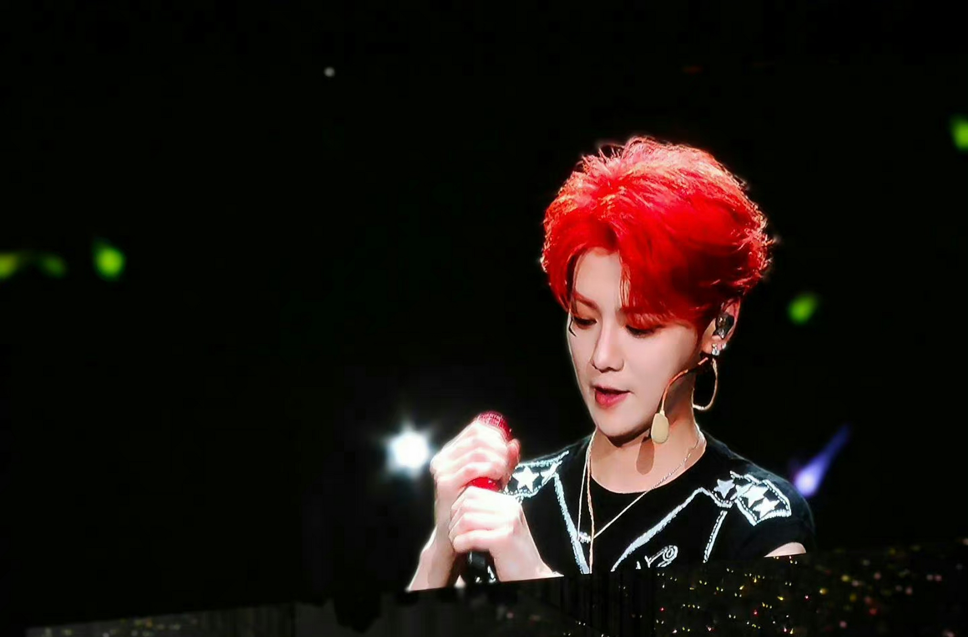 鹿晗红头发也好好看啊!