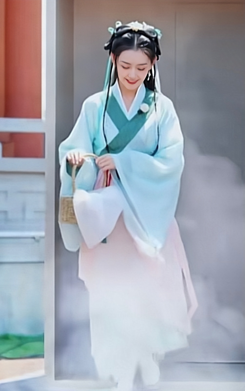 蒋依依# 在跑男节目中cos西施,这古装造型你们打几分?