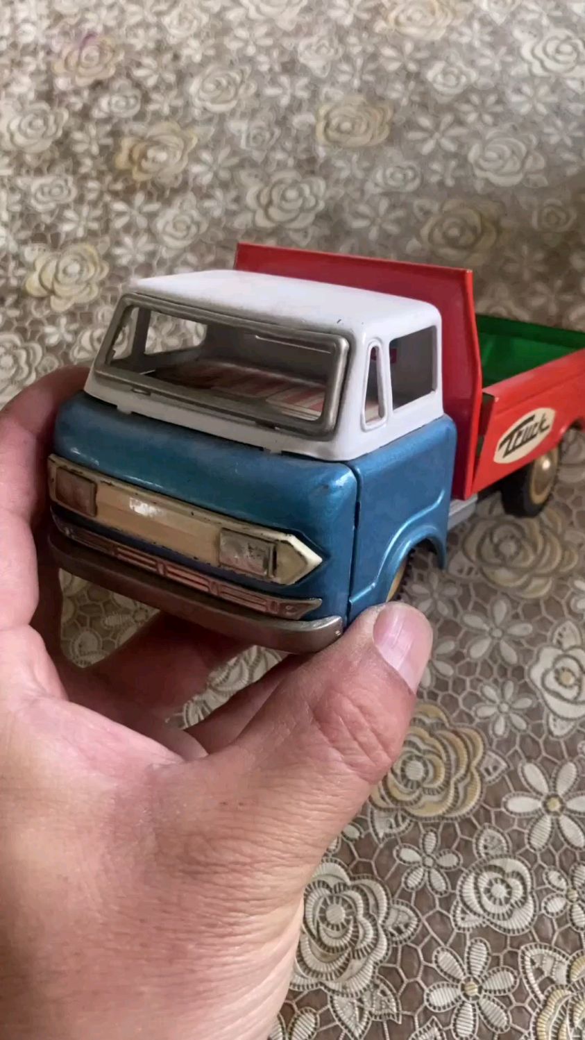 铁皮玩具老上海小卡车保真80后怀旧老物件古董外观凑合动力惯性长度18