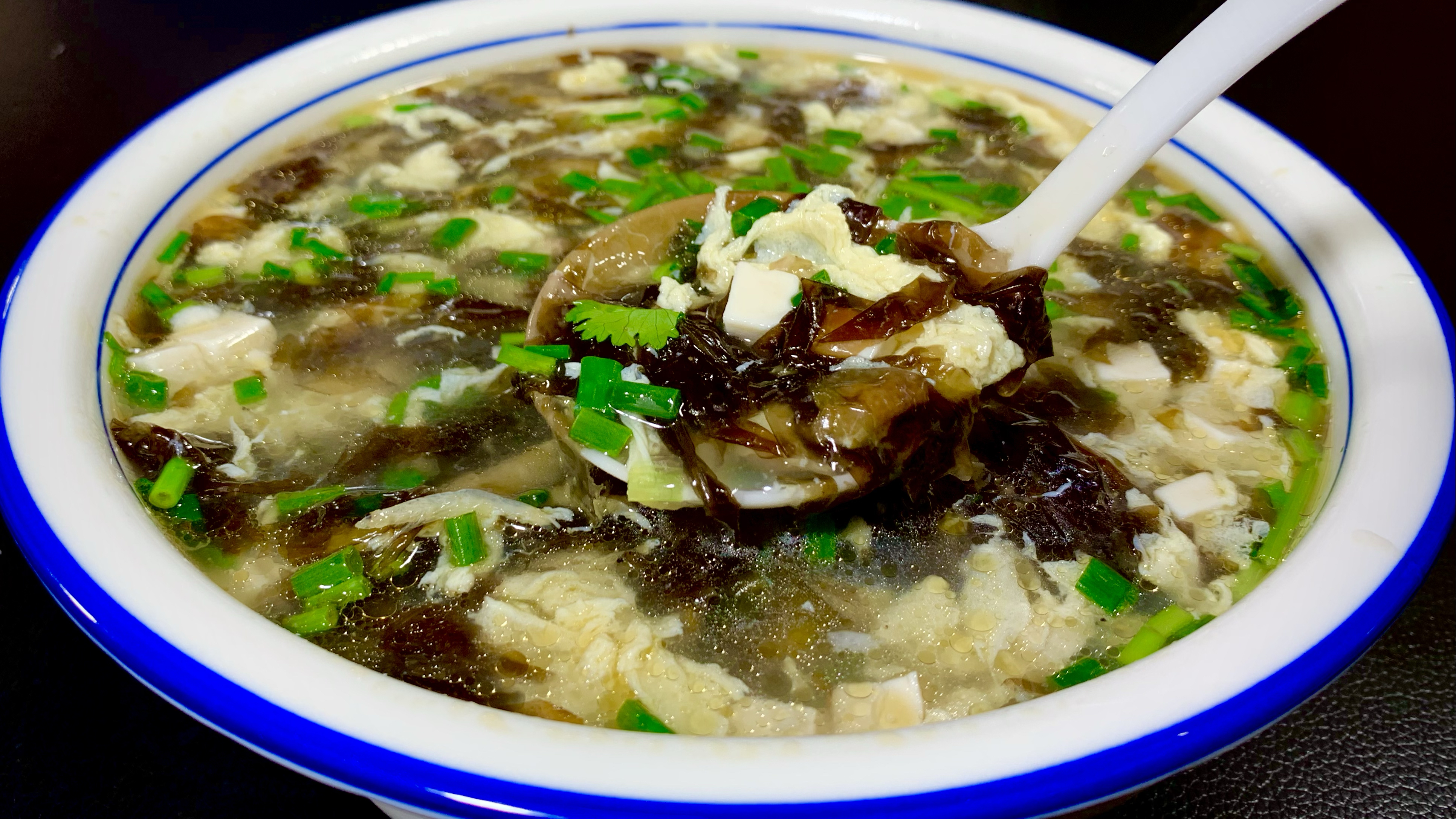 这才是紫菜蛋花汤简单做法,多做两步,汤鲜味美好喝,越喝越香