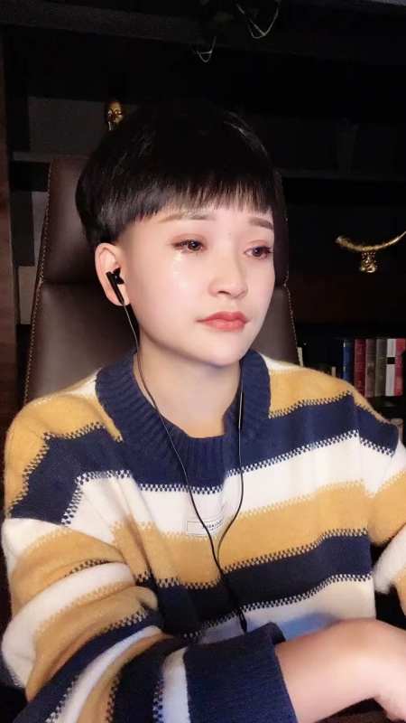 陕北网红马美如深情演唱歌曲《爹娘》,太感人了-度小视