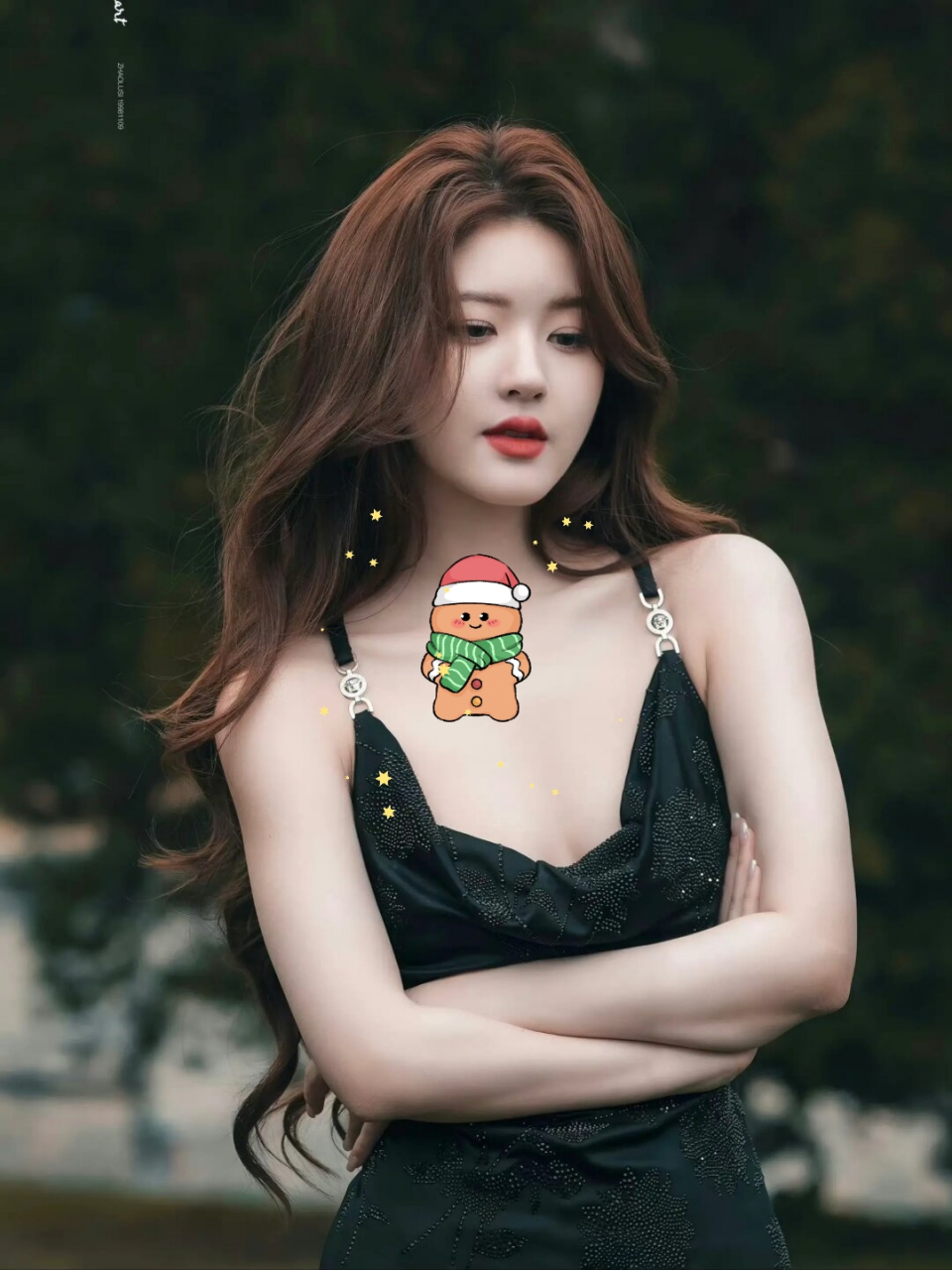 现在开始换风格了 赵露思早期五官偏幼态,妥妥的甜美气质,但是年龄