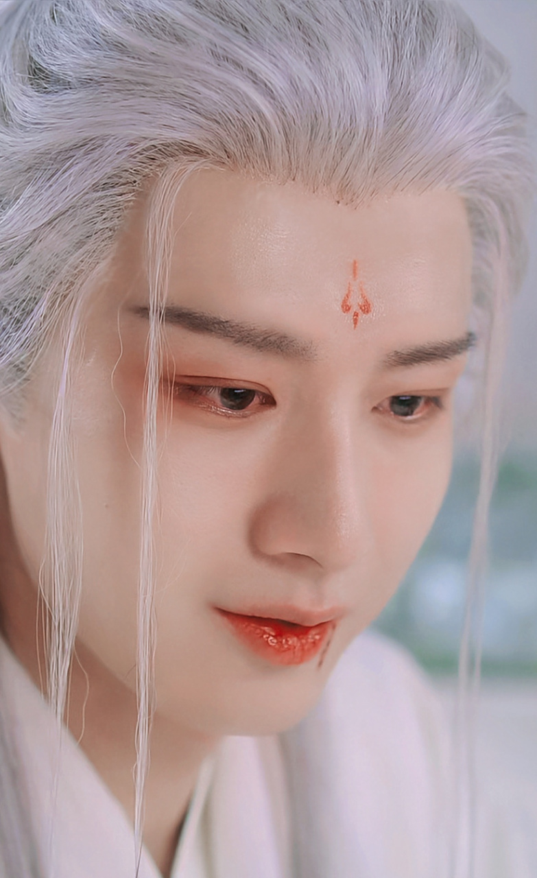 沉香如屑# 成毅的哭戏绝美,悲伤逆流成河,白发眼泪滑落的那一瞬间