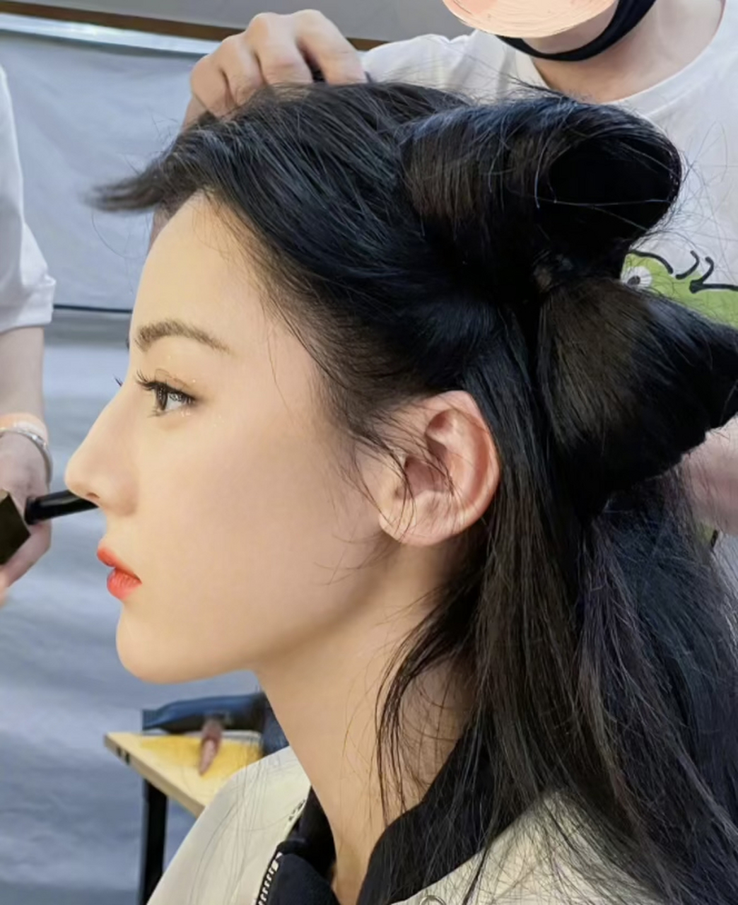 迪丽热巴这个侧颜绝美