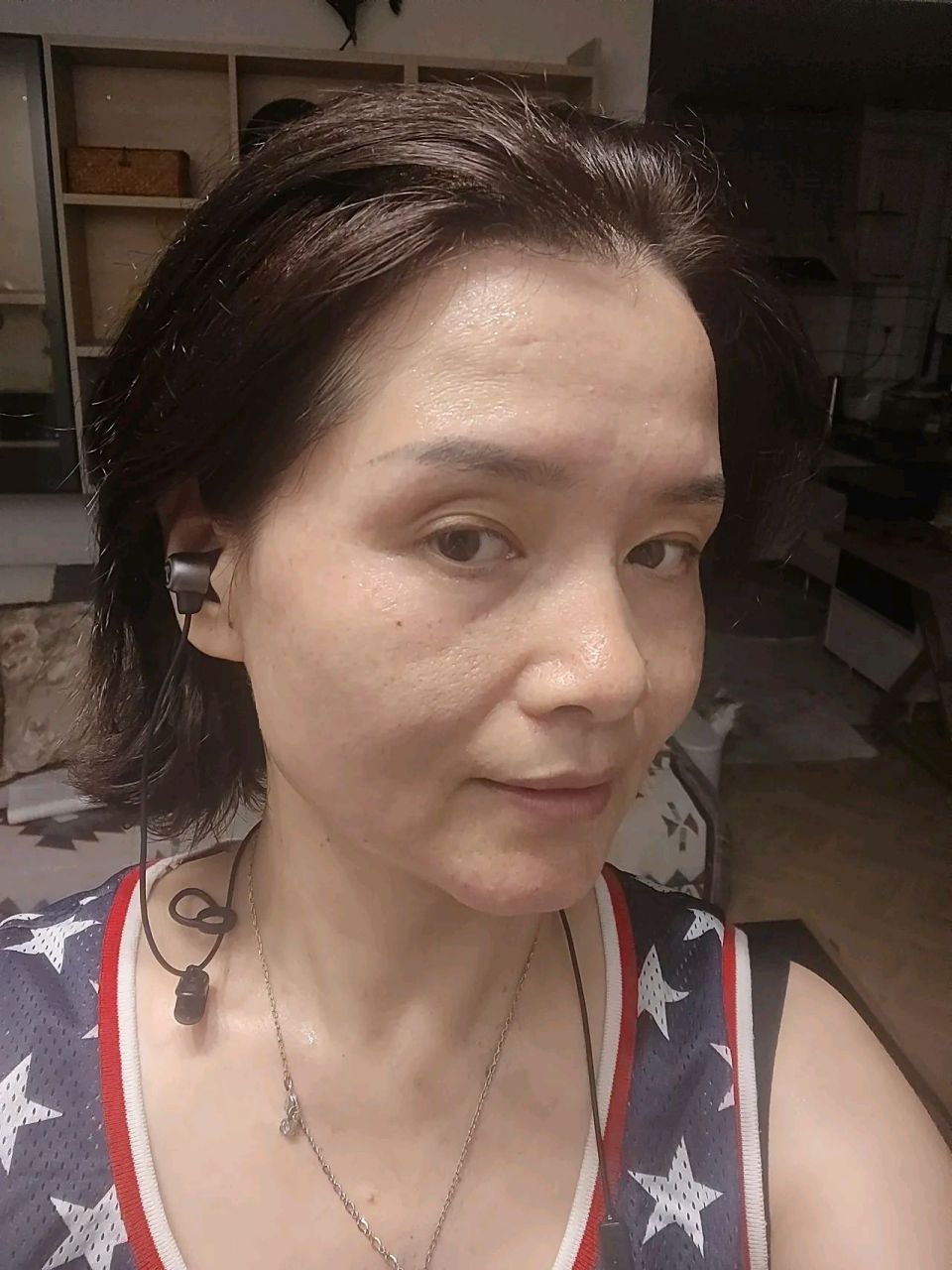 周迅49岁素颜,治愈了我,看看医美行业的繁荣昌盛,普通人追求美的心态