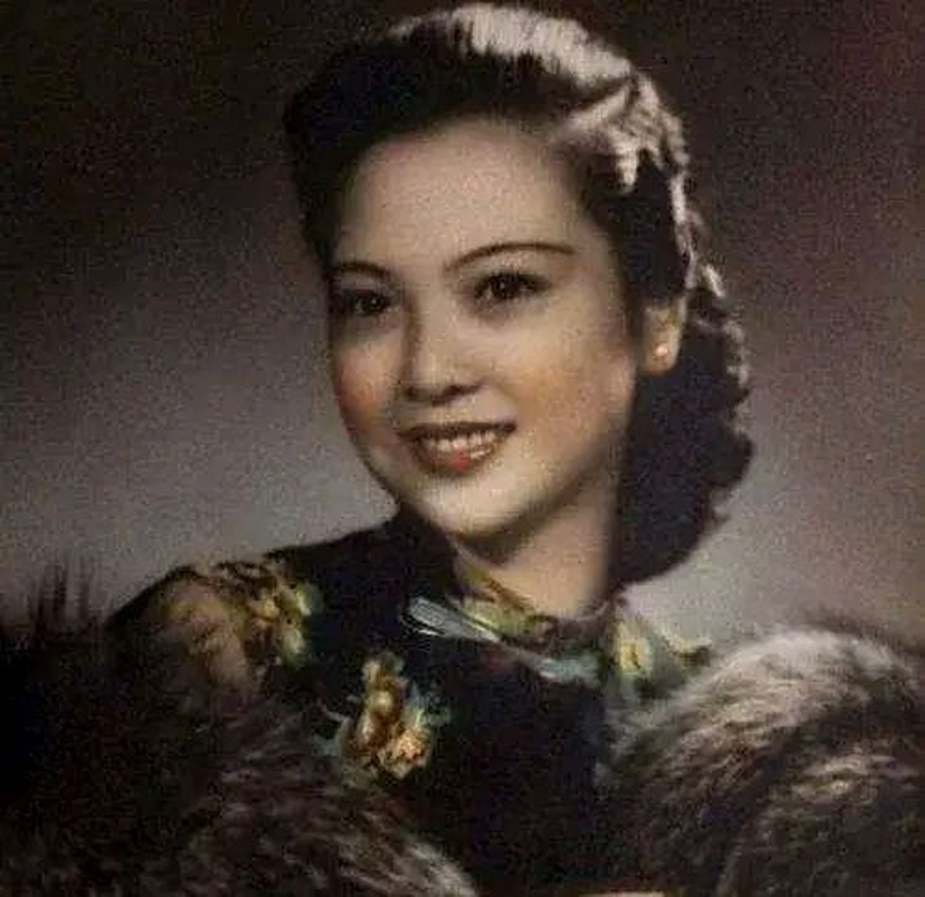 叶霞翟,军统的一位高级特工,是"杀人魔王"戴笠手下的红人,是戴笠的