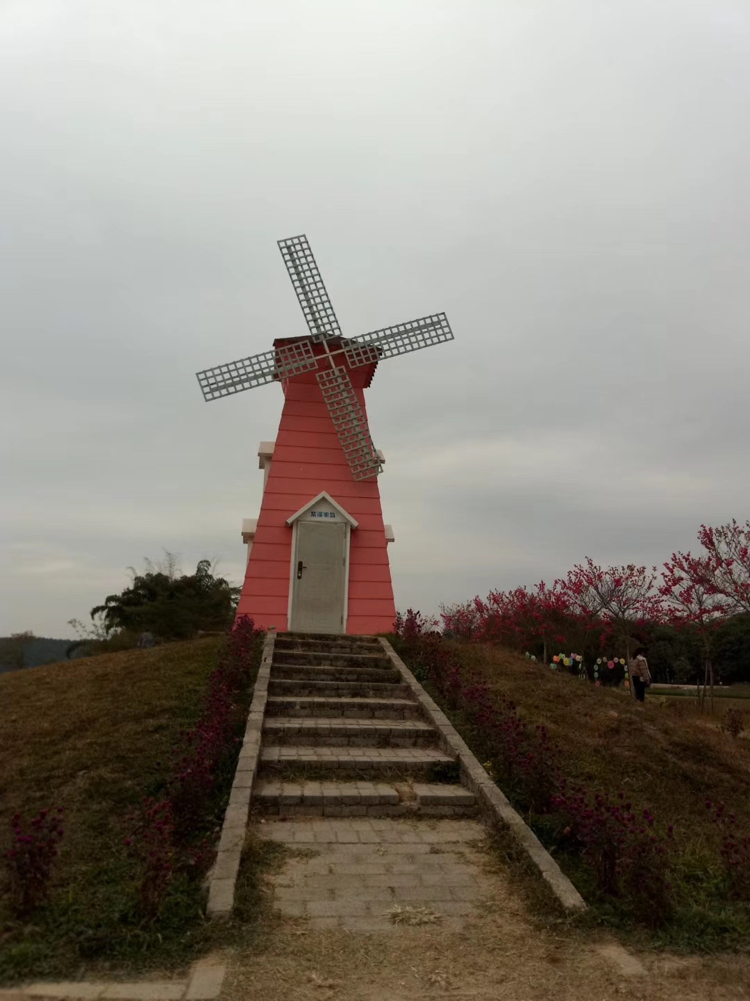 紫溪半岛坐落在惠州市惠城区三栋的三江汇合处,面积超过20万平米