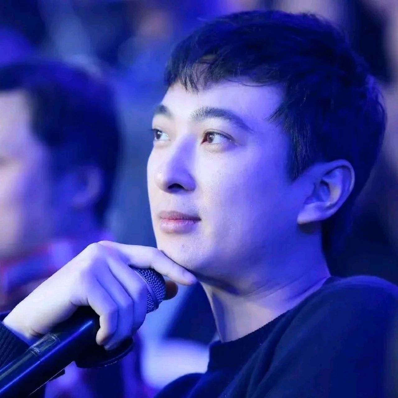 王校长的三条计谋 1,把名下所有的股份放在母亲张兰名下 2,把在台湾斥